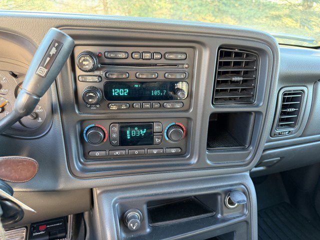 Used 2005 GMC Sierra 2500 SLT w/ Heavy-Duty Power Package AWD/4WD image 18