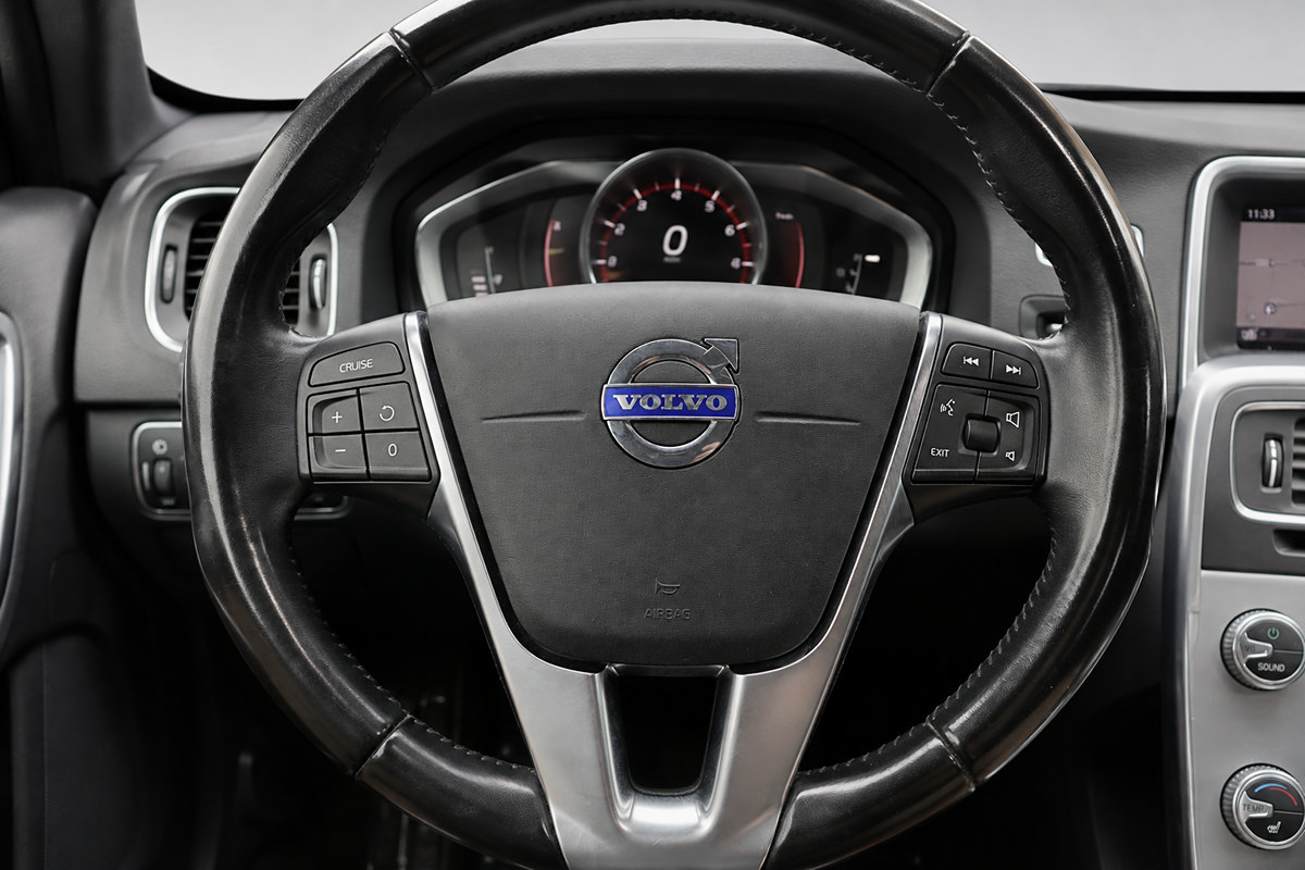 Used 2018 Volvo V60 T5 Cross Country w/ Convenience Package AWD/4WD image 39