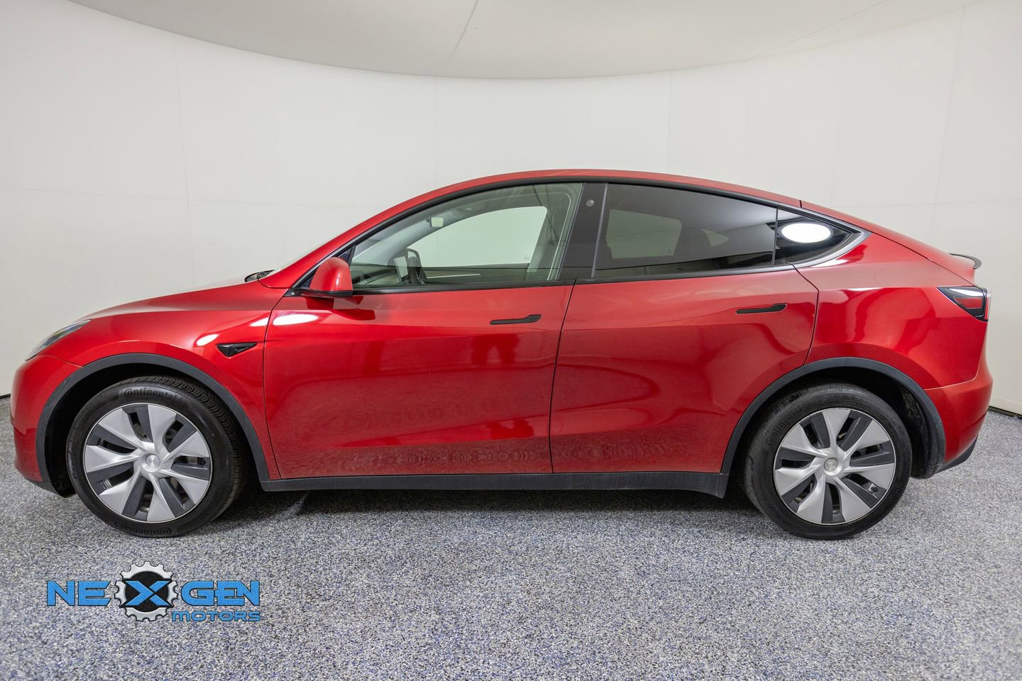 Used 2023 Tesla Model Y Long Range AWD/4WD image 4