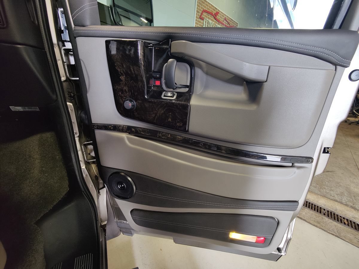 Used 2022 Chevrolet Express 2500 Extended w/ Enhanced Convenience Package RWD image 11