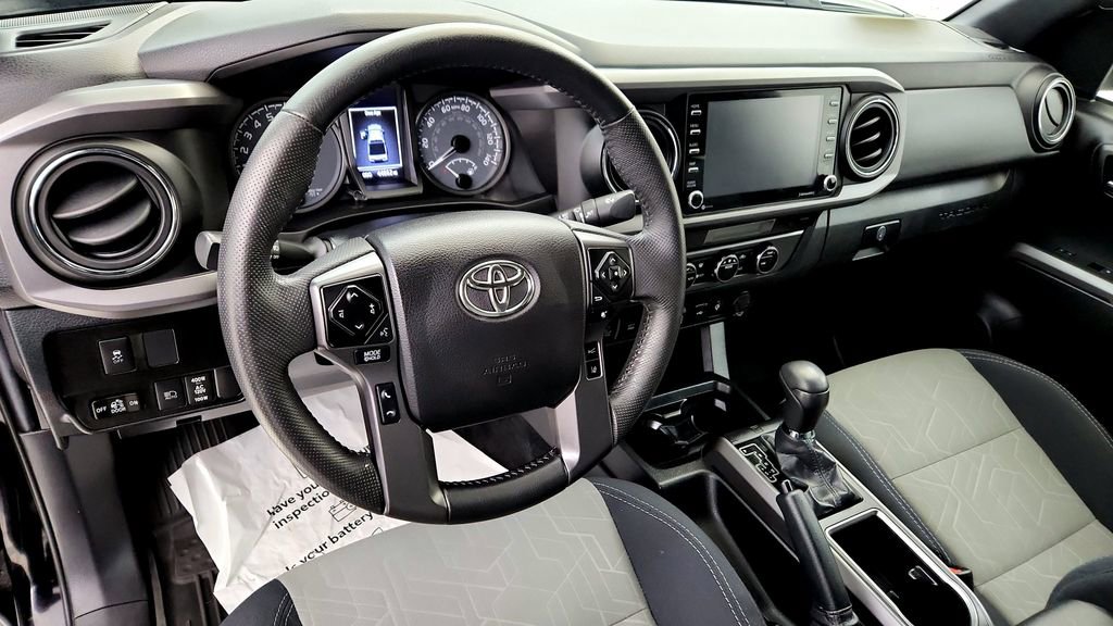 Certified 2022 Toyota Tacoma TRD Off-Road w/ Technology Package AWD/4WD image 23