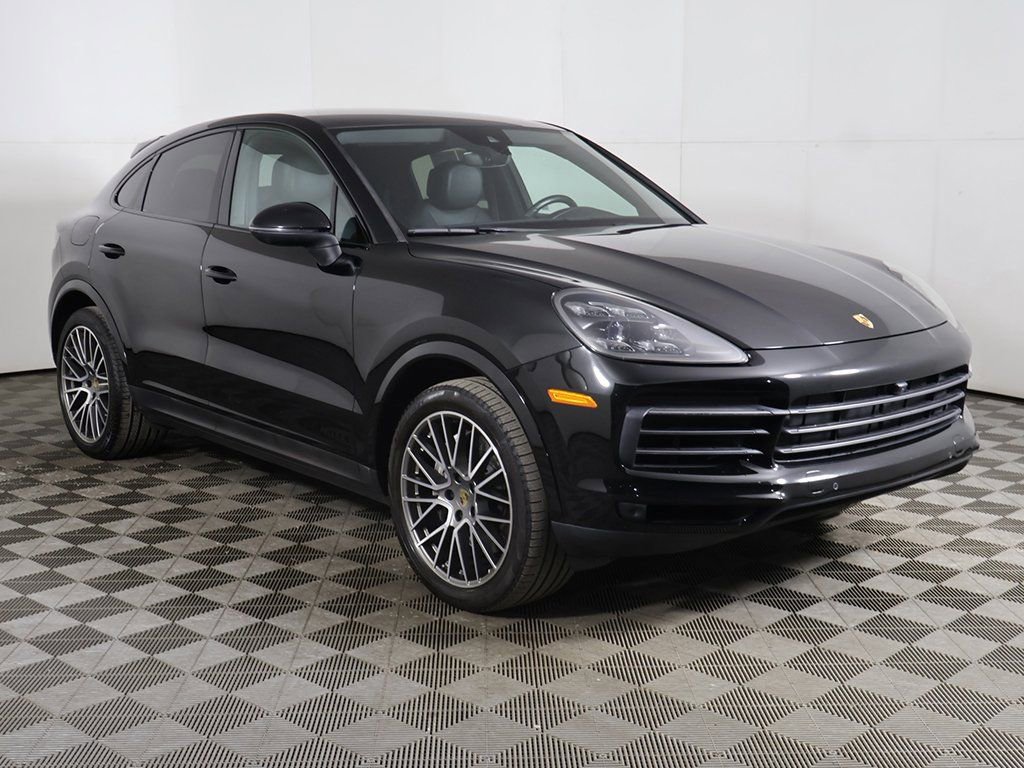 Used 2023 Porsche Cayenne Platinum Edition w/ Premium Package Plus image 2