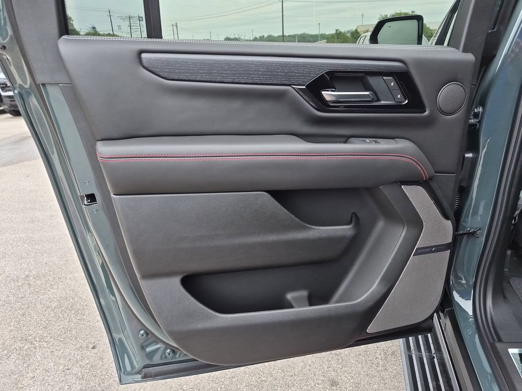 New 2026 GMC Yukon XL AT4 Ultimate AWD/4WD image 39
