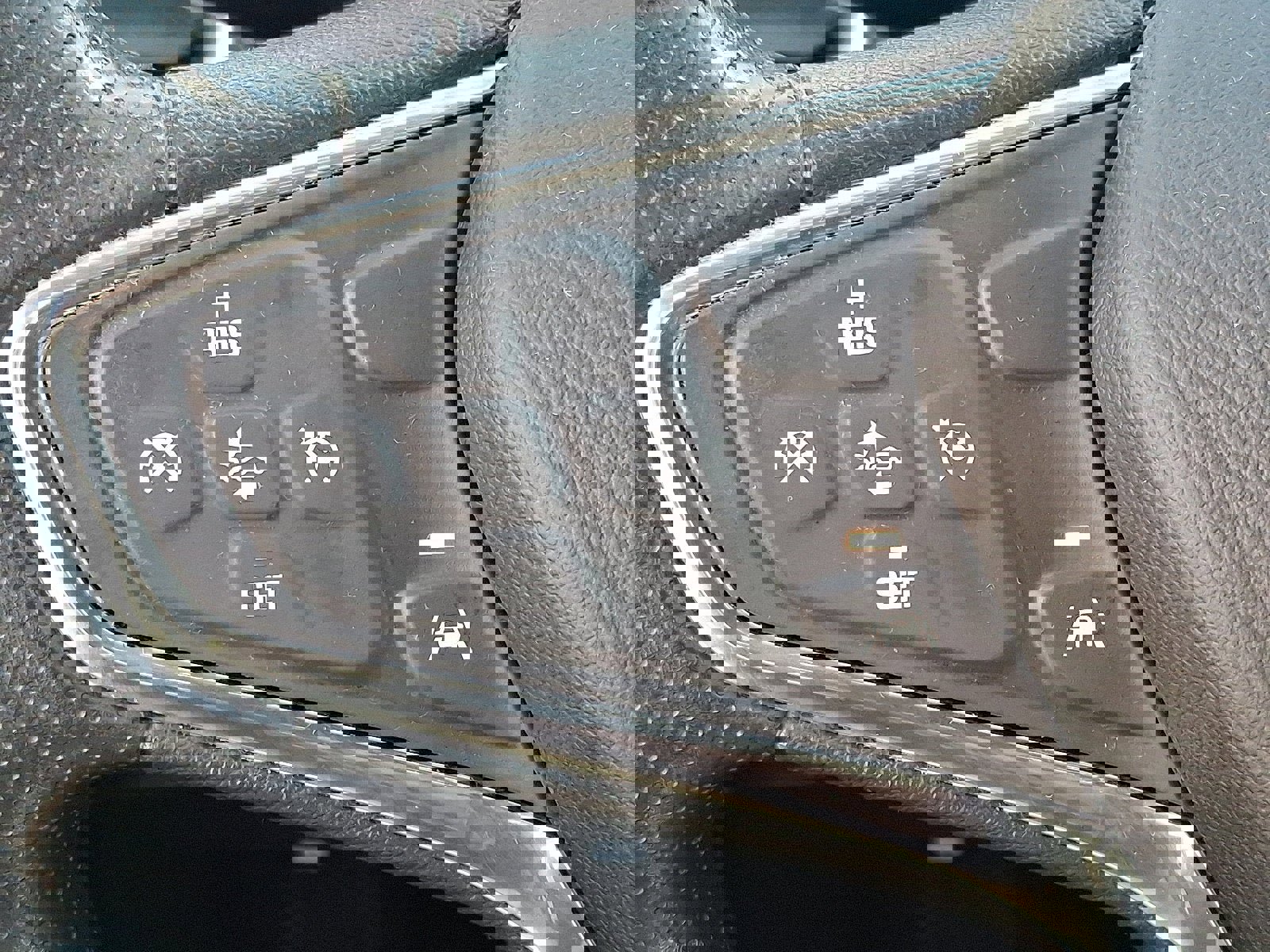 Used 2021 Chevrolet Equinox LT image 21