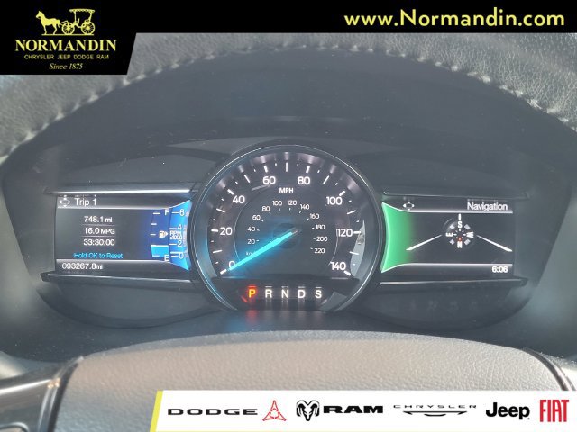 Used 2017 Ford Explorer XLT w/ Equipment Group 202A AWD/4WD image 8