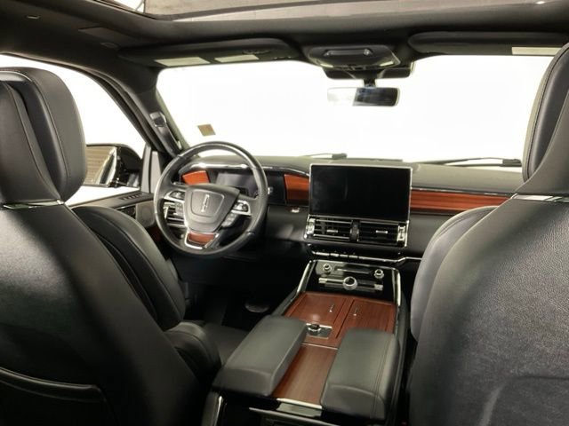Used 2023 Lincoln Navigator L Reserve image 13