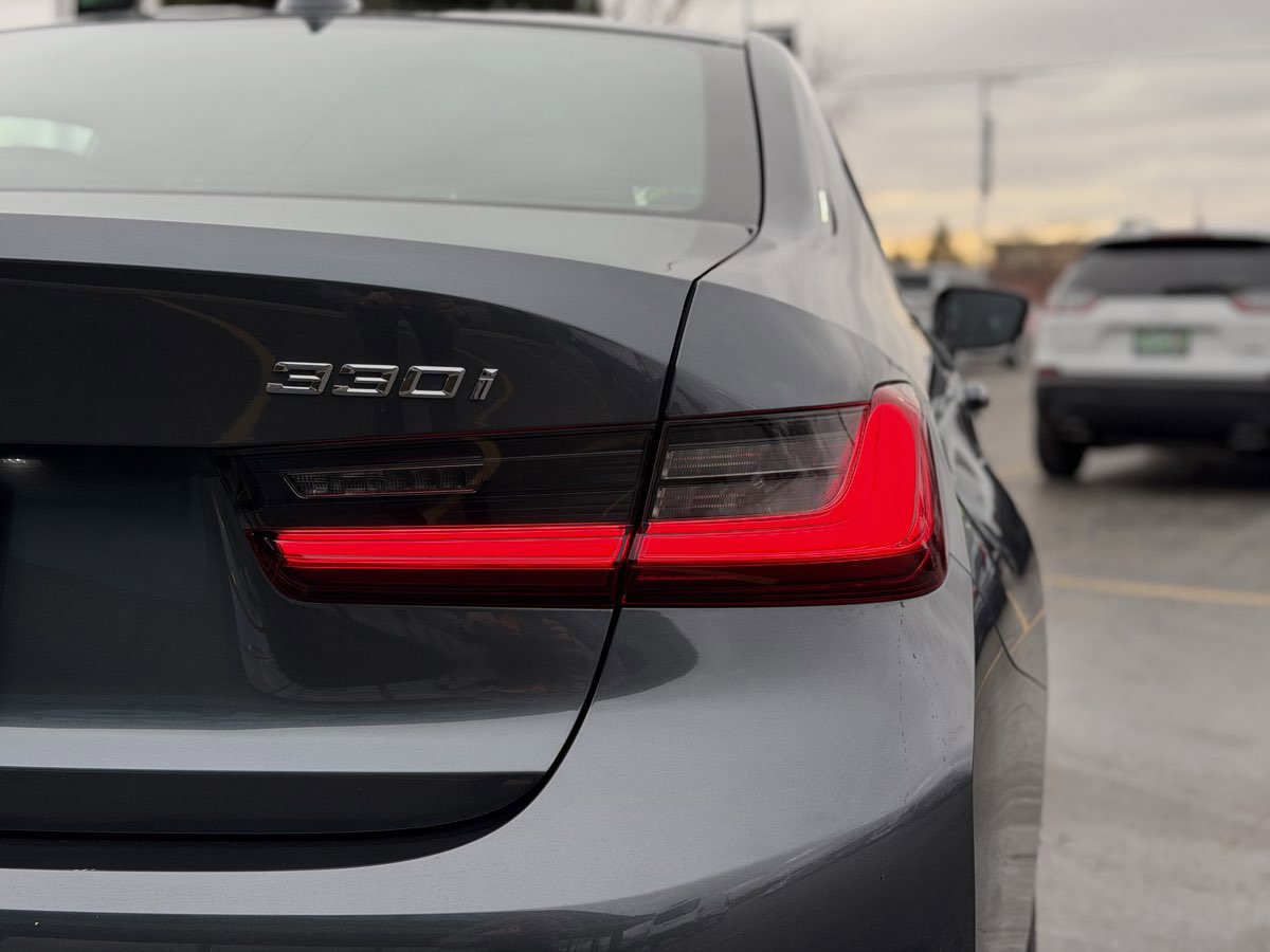 Used 2019 BMW 330i xDrive Sedan w/ Premium Package AWD/4WD image 15