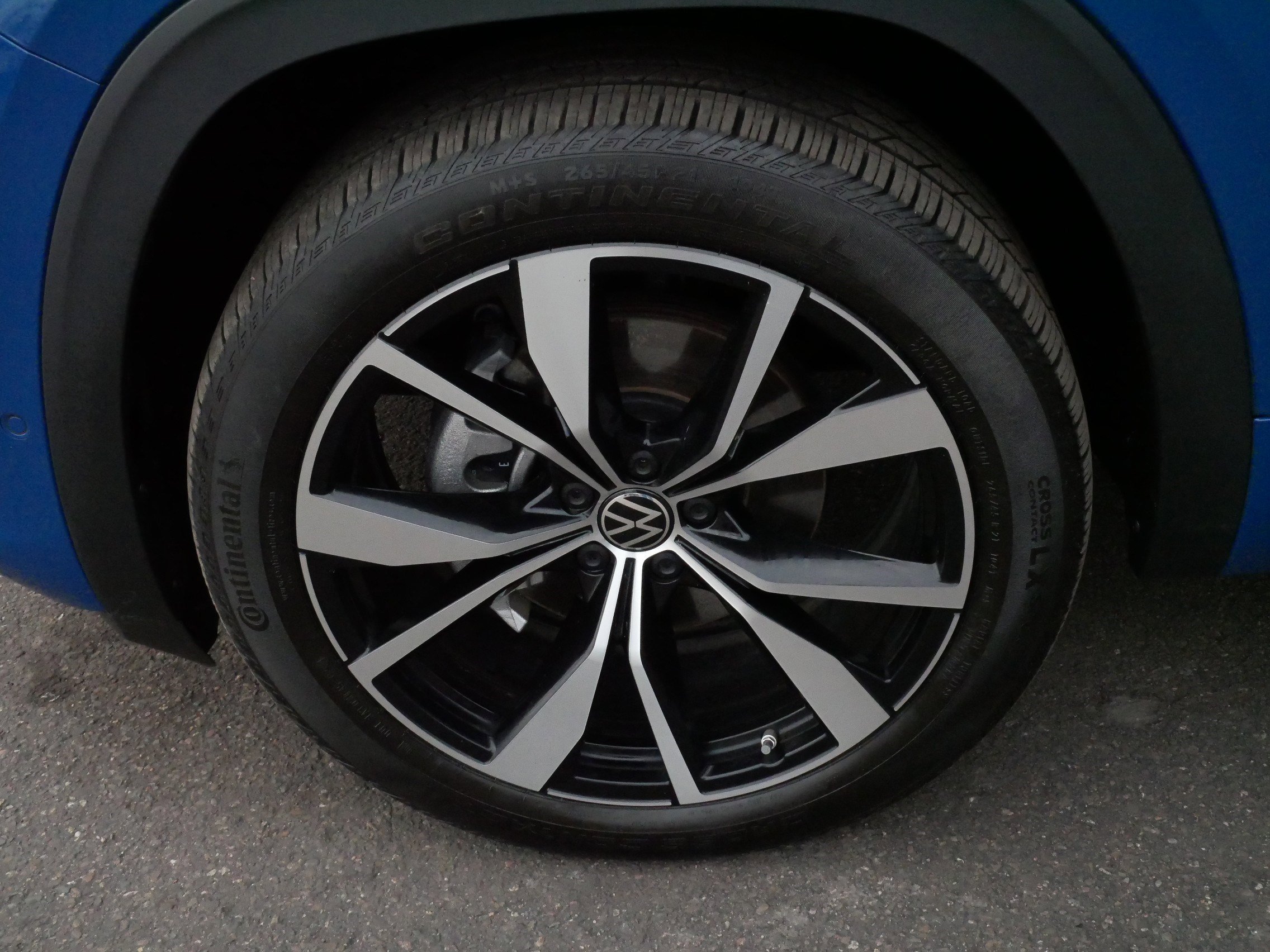 Certified 2025 Volkswagen Atlas SEL Premium R-Line AWD/4WD image 15