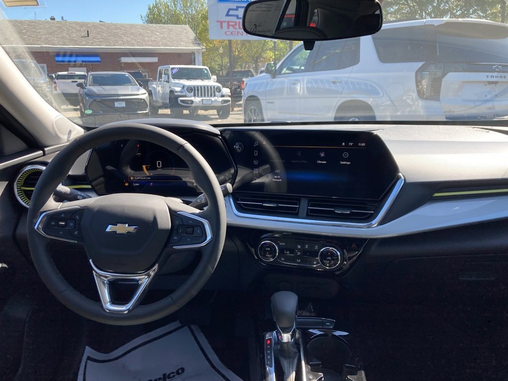 New 2025 Chevrolet Trax LT w/ Driver Confidence Package image 11