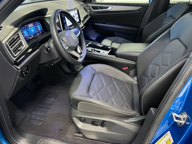 Certified 2024 Volkswagen Atlas Cross Sport SE FWD image 7