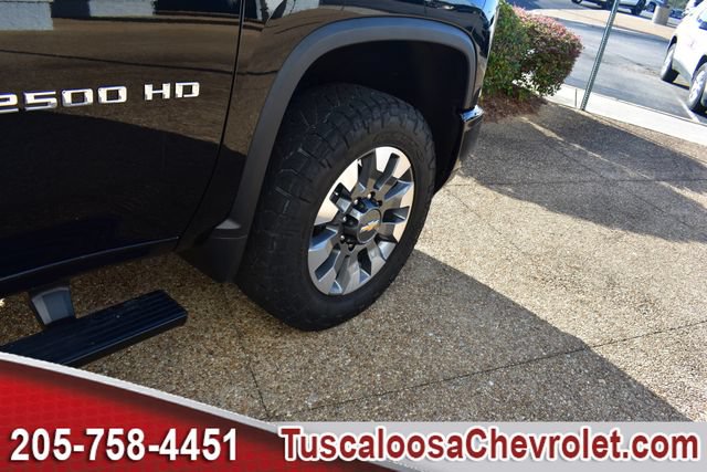 Used 2025 Chevrolet Silverado 2500 Custom AWD/4WD image 14