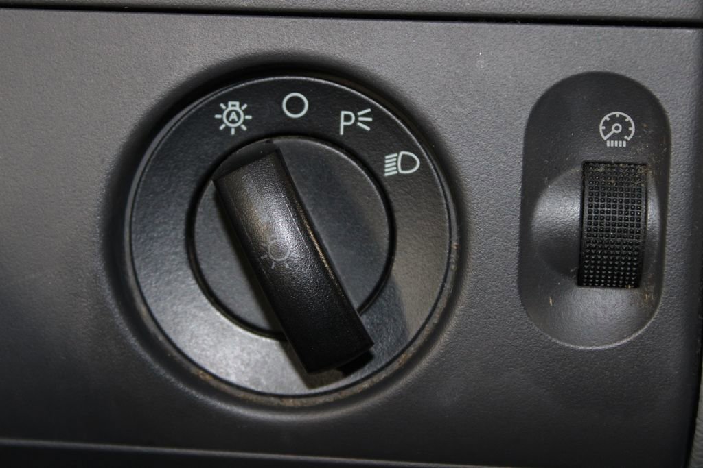 Used 2004 Ford F150 STX image 25