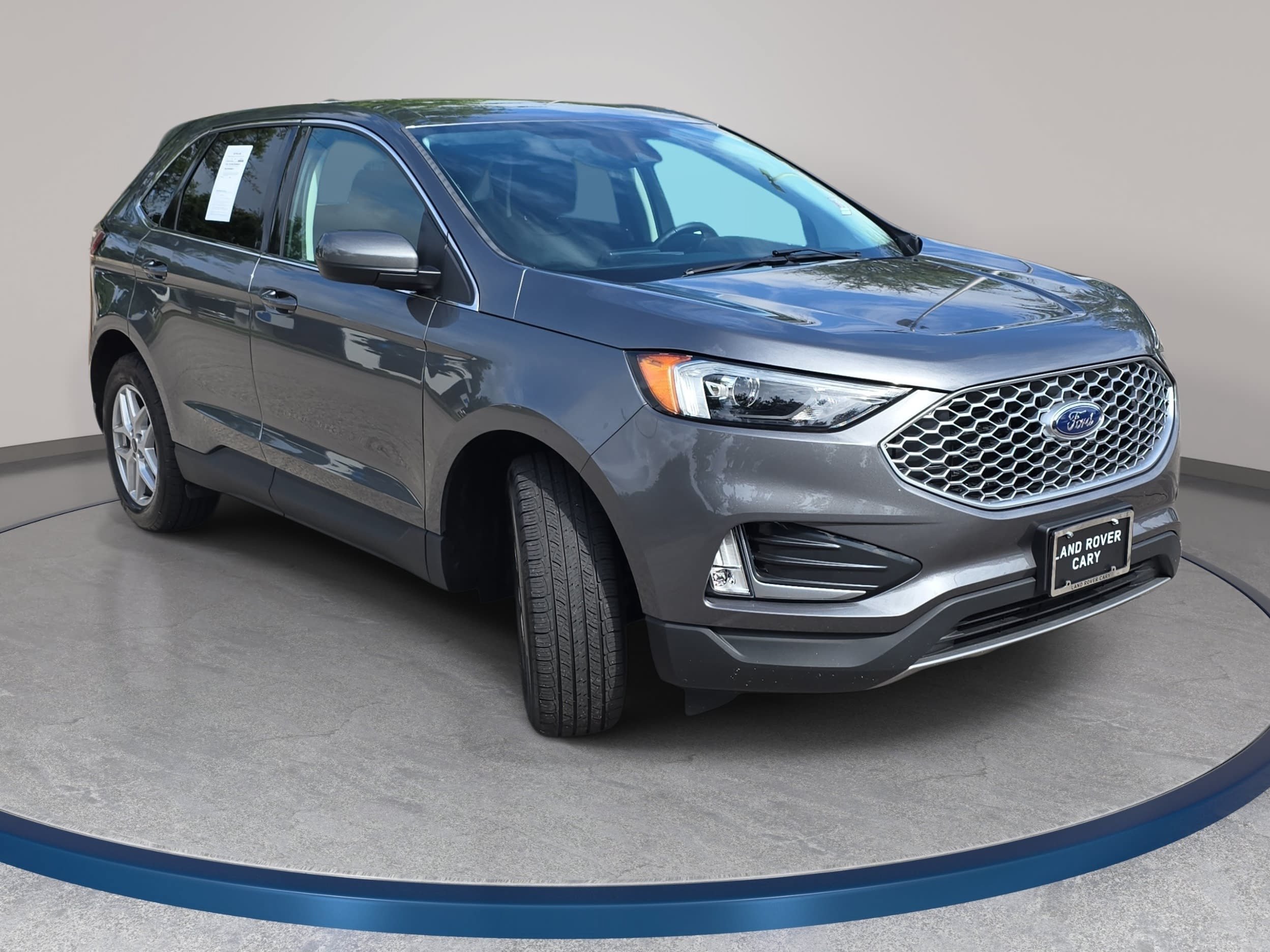 Used 2024 Ford Edge SEL w/ Convenience Package AWD/4WD image 3