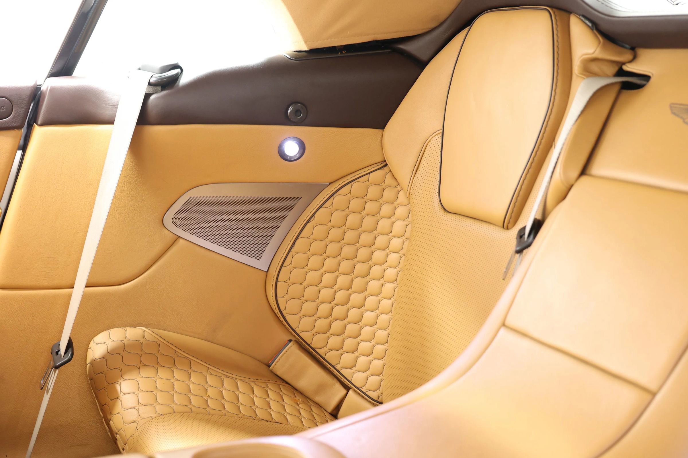 Used 2015 Aston Martin Vanquish Volante RWD image 42