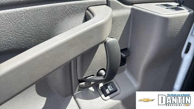 Used 2025 GMC Savana 3500 LT w/ LT Preferred Equipment Group RWD image 8