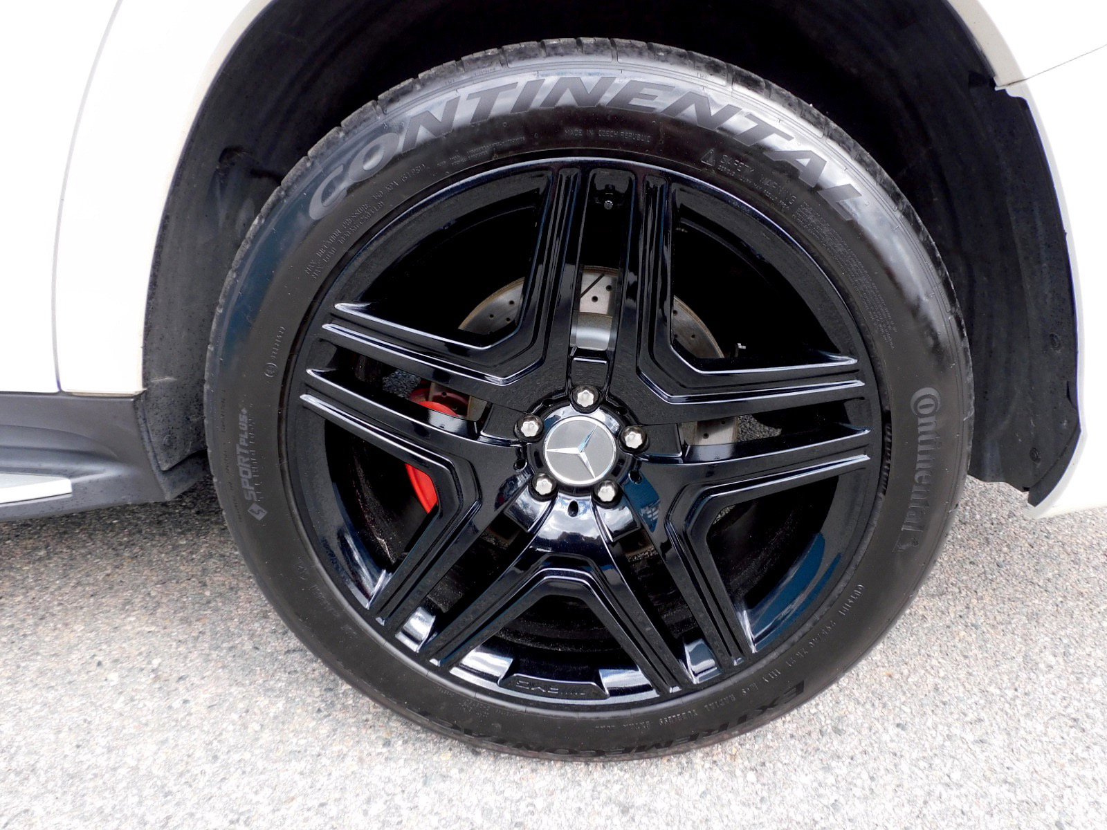 Used 2016 Mercedes-Benz GL 63 AMG 4MATIC image 27