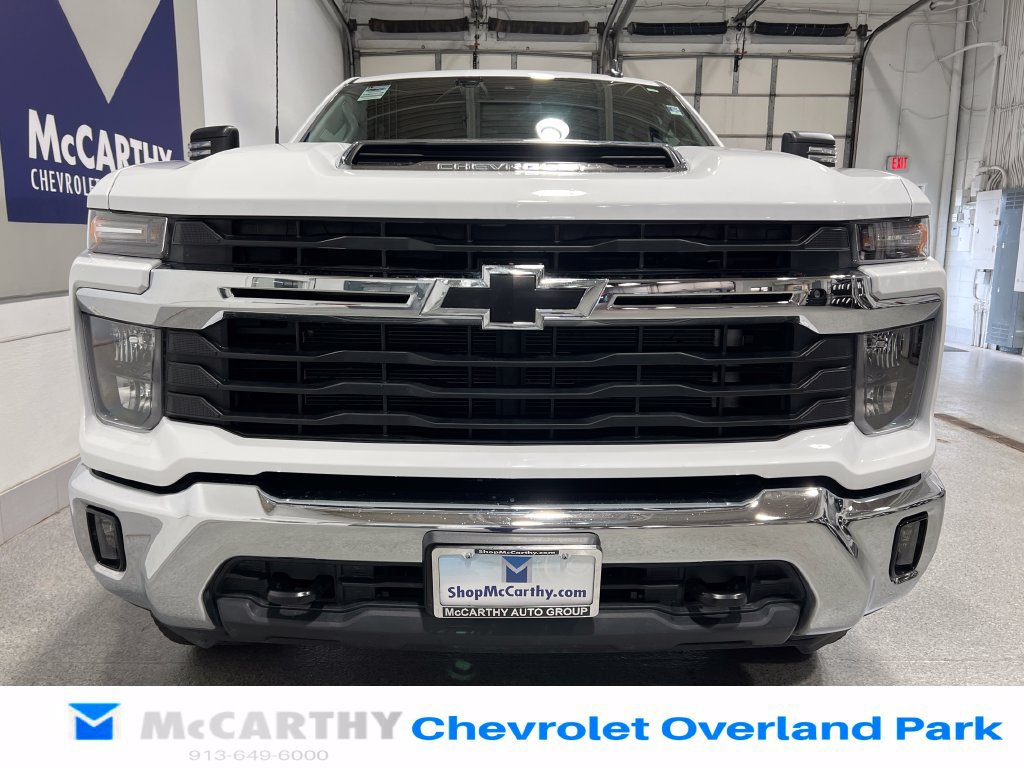 Used 2025 Chevrolet Silverado 2500 LT w/ Convenience Package AWD/4WD image 11