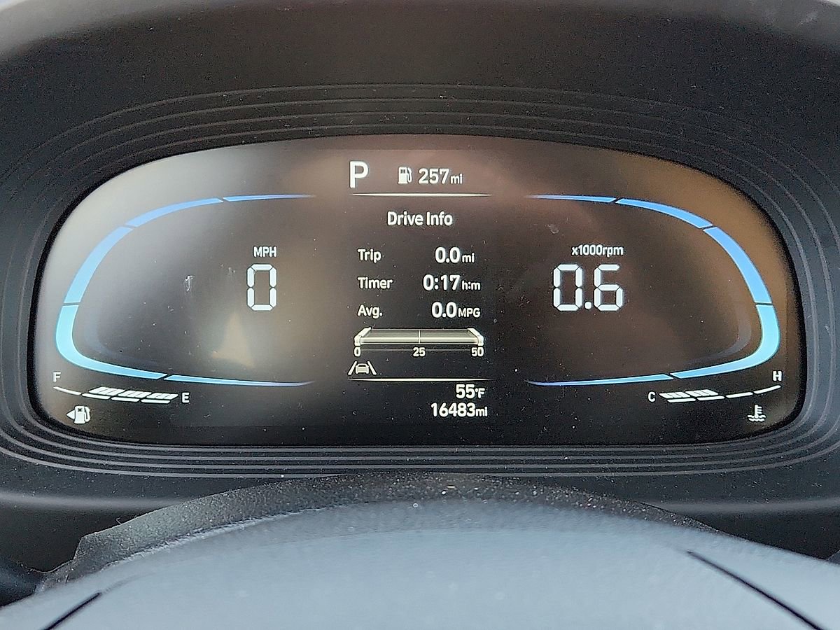 Used 2025 Hyundai Venue SEL image 10