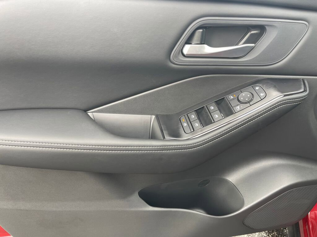 New 2026 Nissan Rogue SV image 7