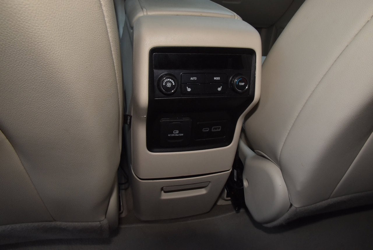 Used 2023 GMC Acadia Denali w/ Denali Ultimate Package FWD image 19