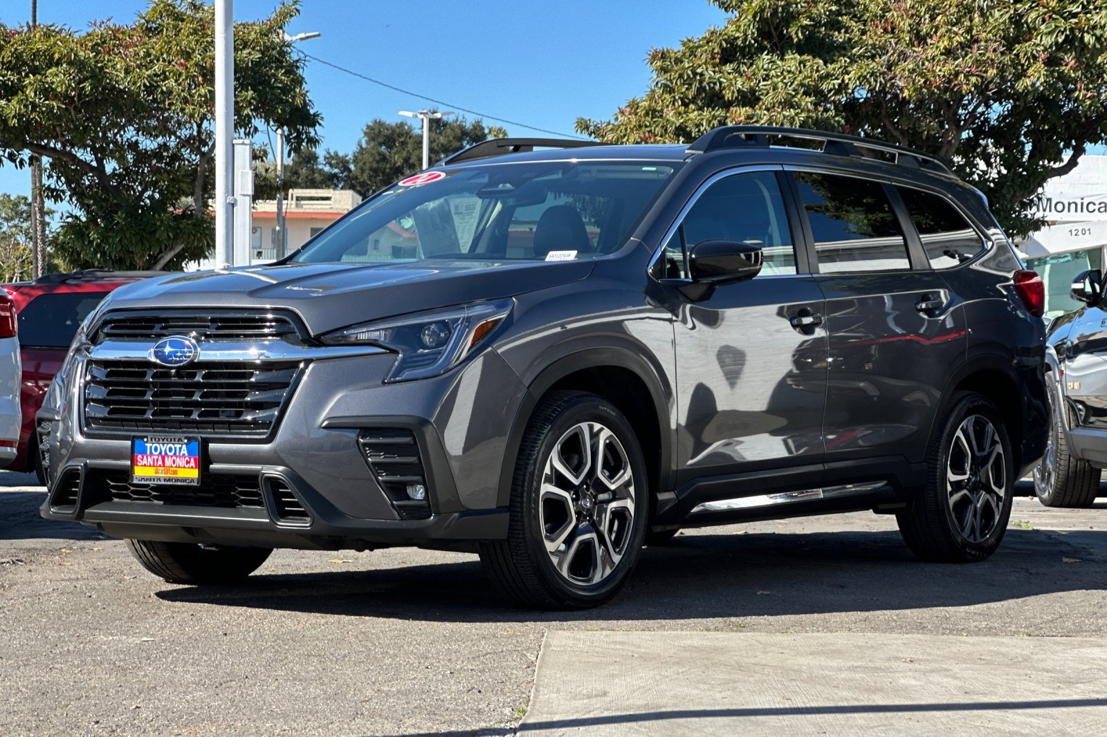 Used 2024 Subaru Ascent Limited w/ Technology Package image 8