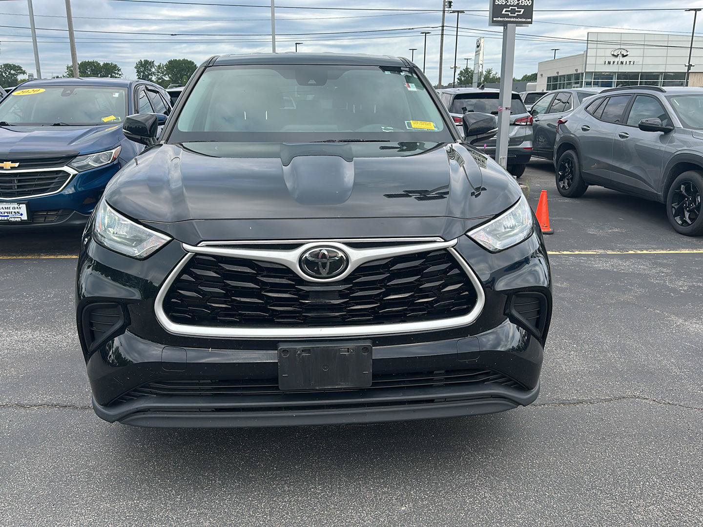 Used 2020 Toyota Highlander L AWD/4WD image 5