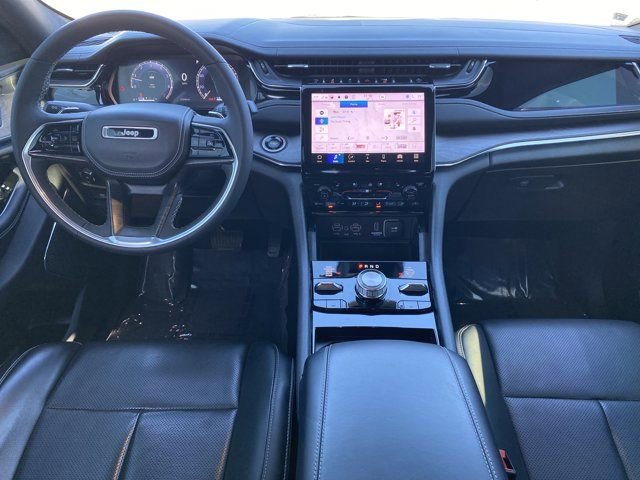 Used 2023 Jeep Grand Cherokee Overland w/ Luxury Tech Group IV AWD/4WD image 14