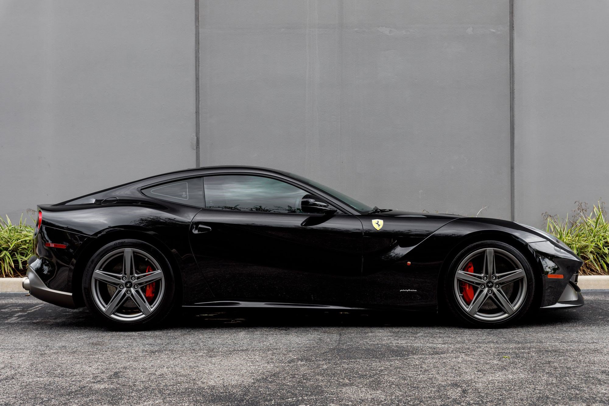 Used 2014 Ferrari F12 Berlinetta RWD image 6