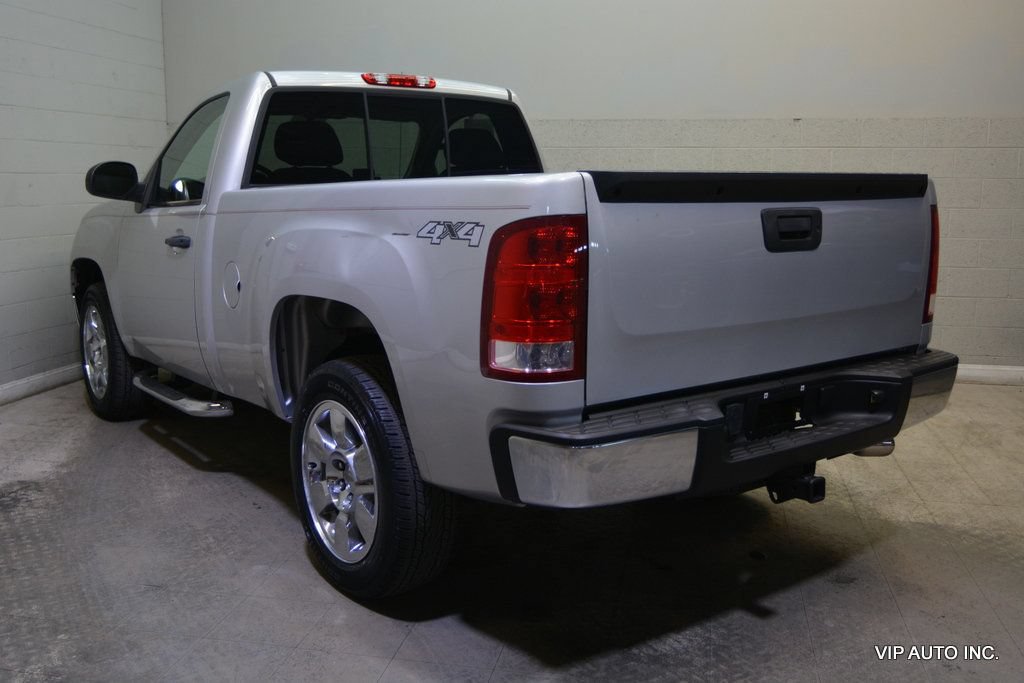 Used 2010 GMC Sierra 1500 SLE w/ SLE Preferred Package AWD/4WD image 4