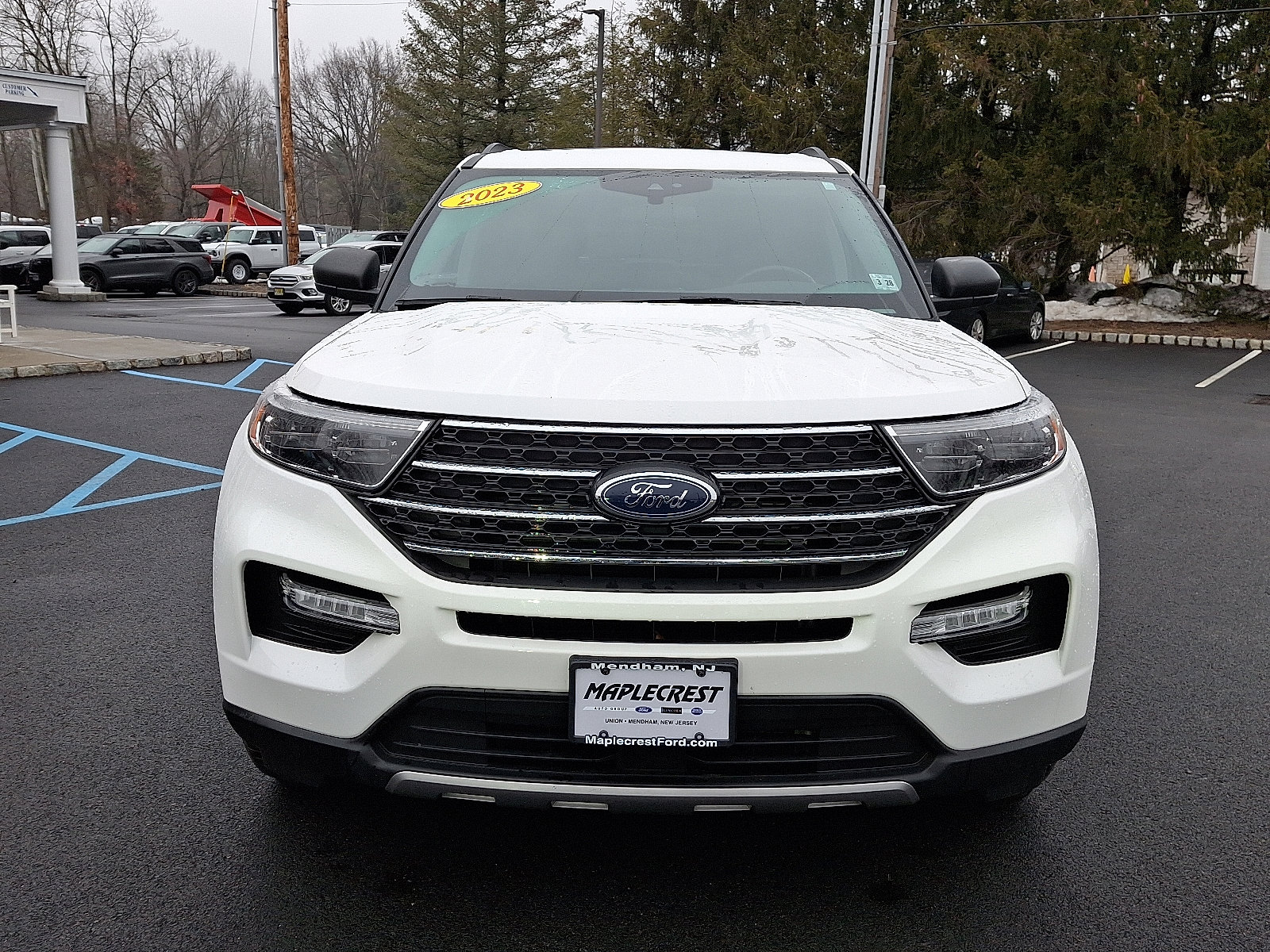 Used 2023 Ford Explorer XLT w/ Equipment Group 202A AWD/4WD image 2