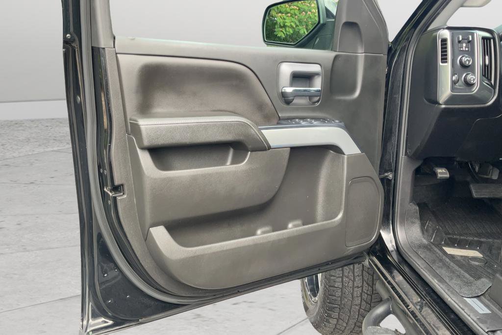 Used 2018 Chevrolet Silverado 1500 LT w/ All Star Edition AWD/4WD image 11