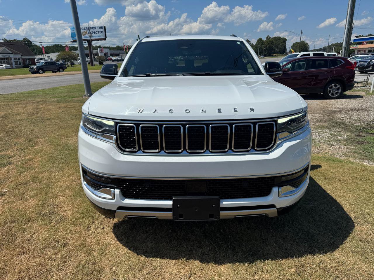 Used 2024 Jeep Wagoneer L Series II RWD image 6
