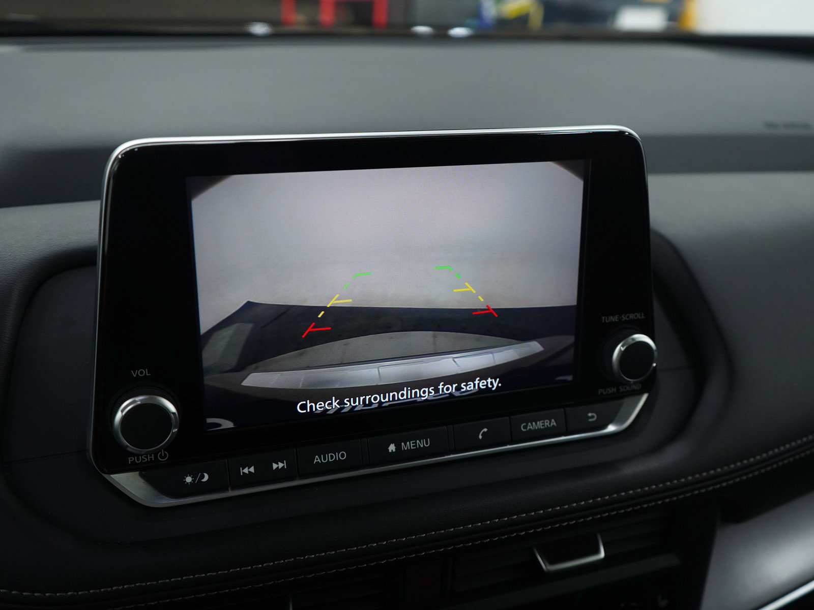 Used 2025 Nissan Rogue SV w/ SV Premium Package image 22