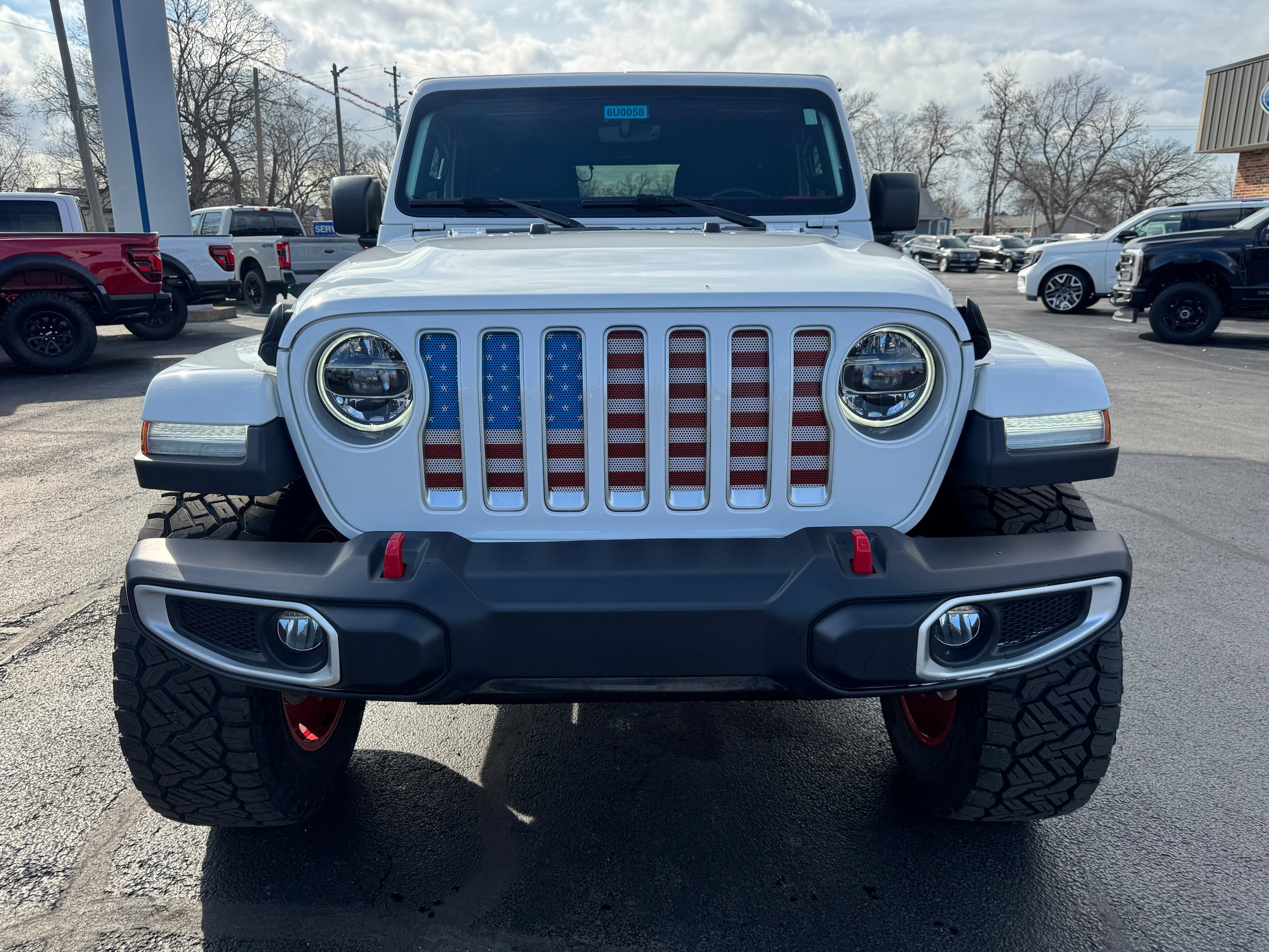 Used 2020 Jeep Wrangler Unlimited Sahara image 2