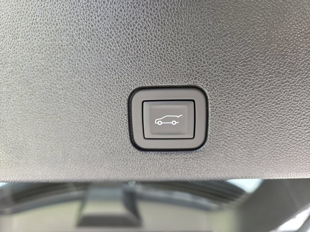 New 2025 Cadillac XT6 Premium Luxury FWD image 11
