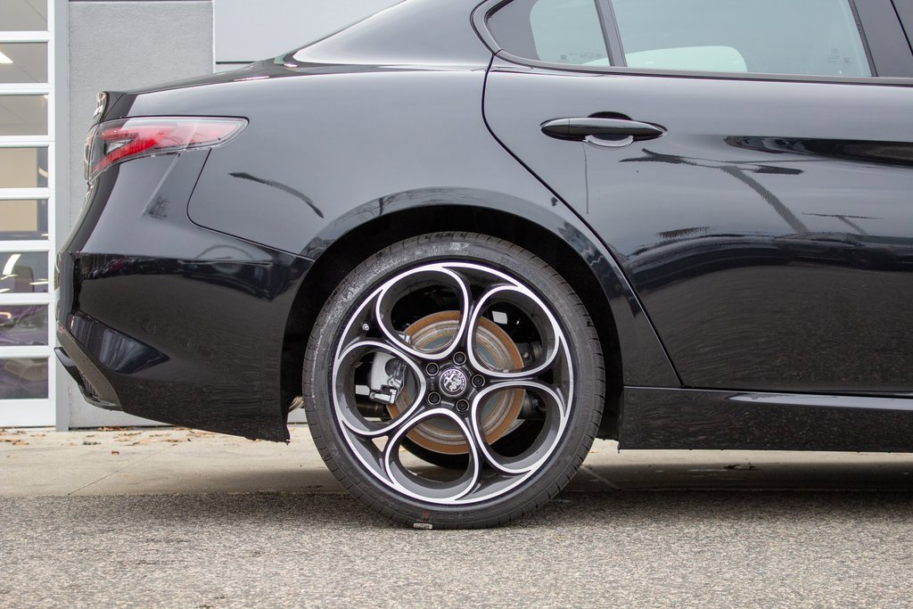 New 2025 Alfa Romeo Giulia AWD image 6