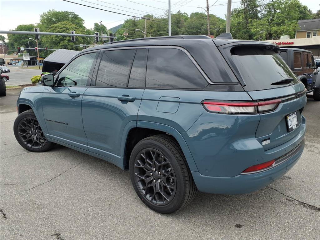 New 2026 Jeep Grand Cherokee Summit w/ Obsidian Package AWD/4WD image 6