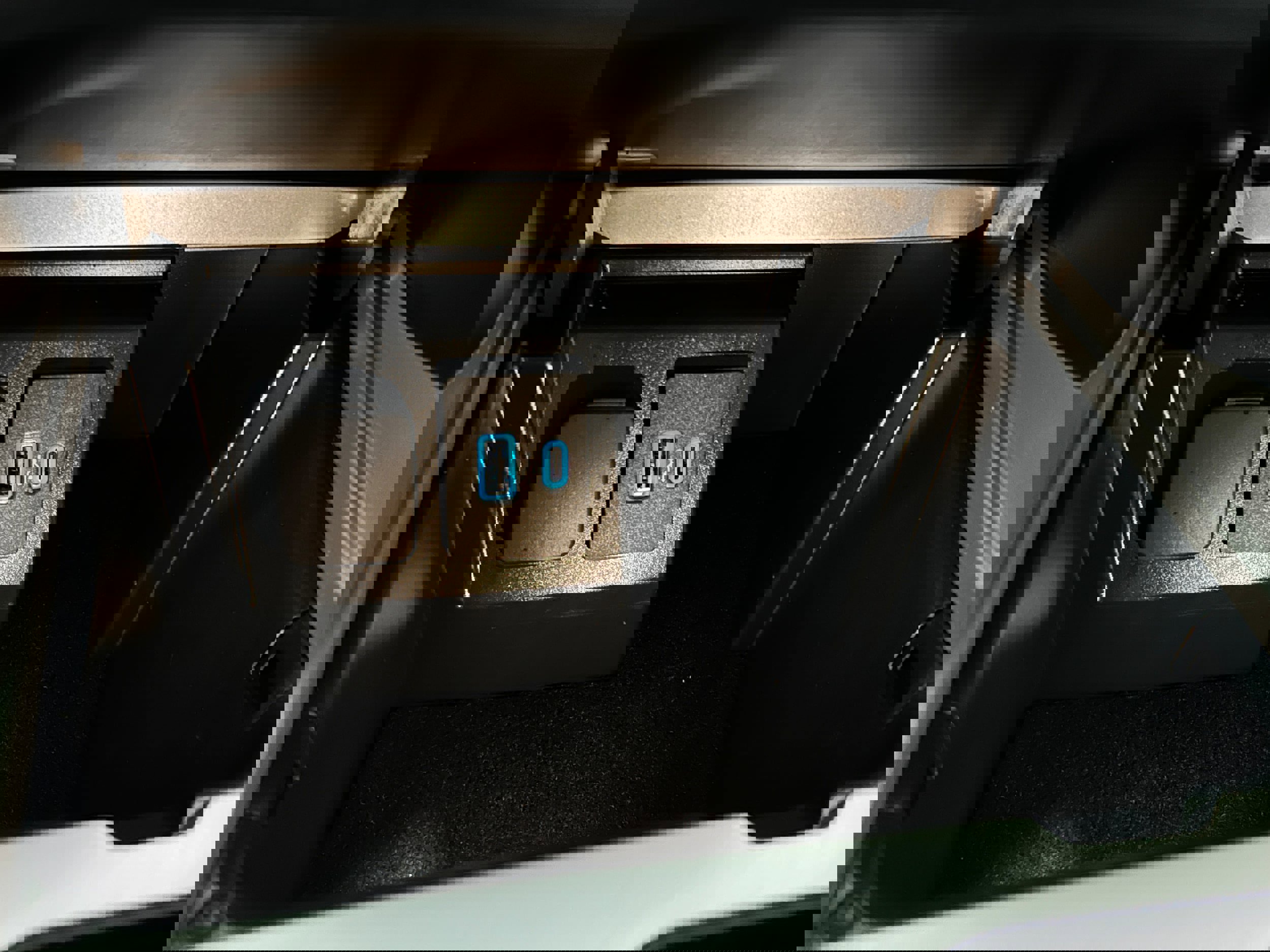 Used 2021 Ford Explorer Limited w/ Equipment Group 301A image 10