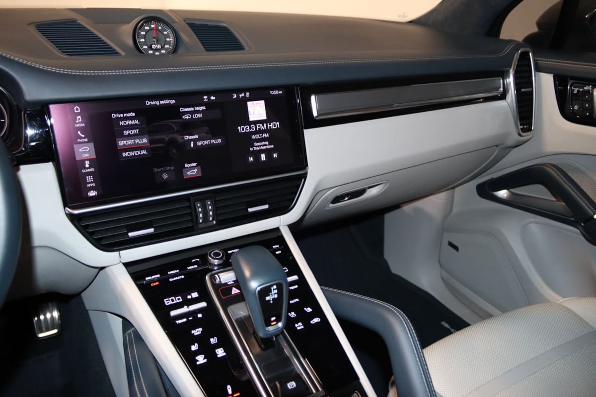 Used 2020 Porsche Cayenne Turbo AWD/4WD image 62