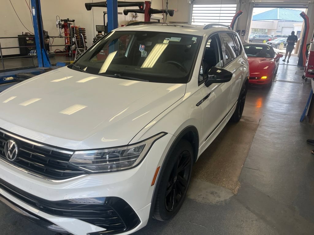 Used 2023 Volkswagen Tiguan SE R-Line