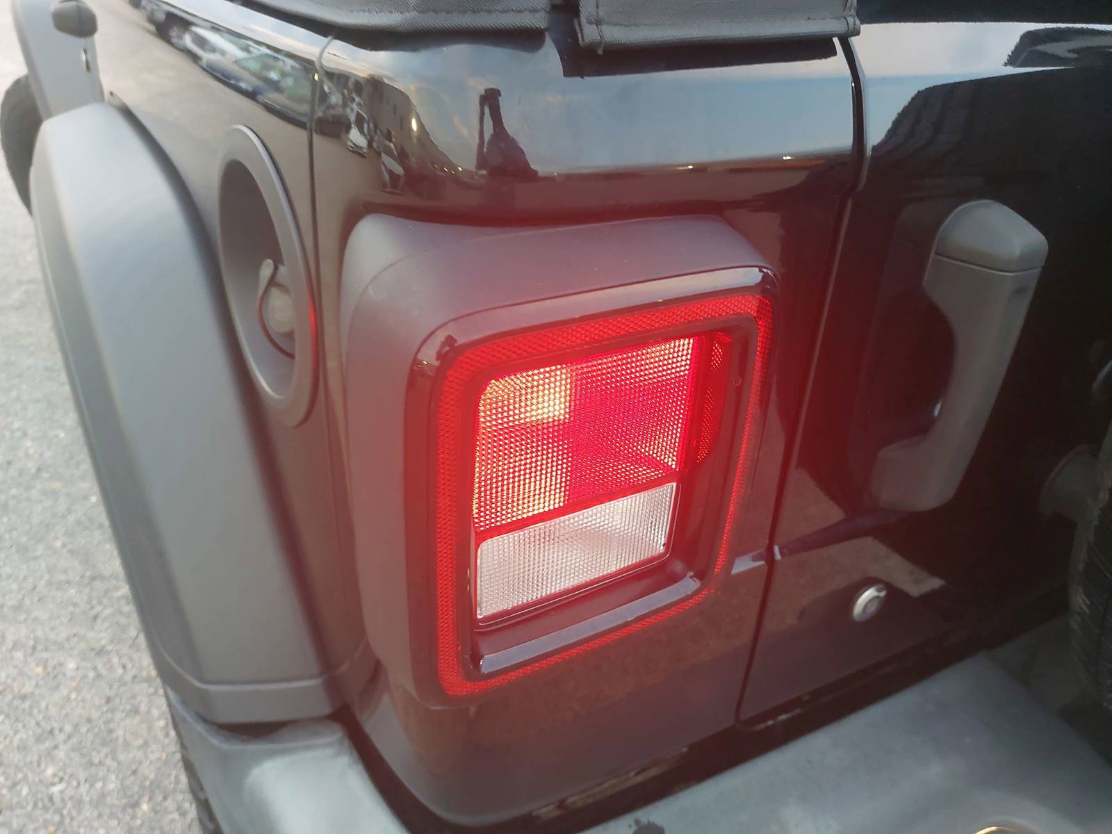 Used 2019 Jeep Wrangler Sport image 37