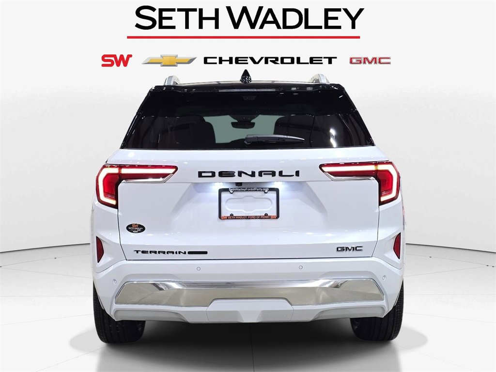 New 2026 GMC Terrain Denali w/ LPO, Black Badging Package image 6