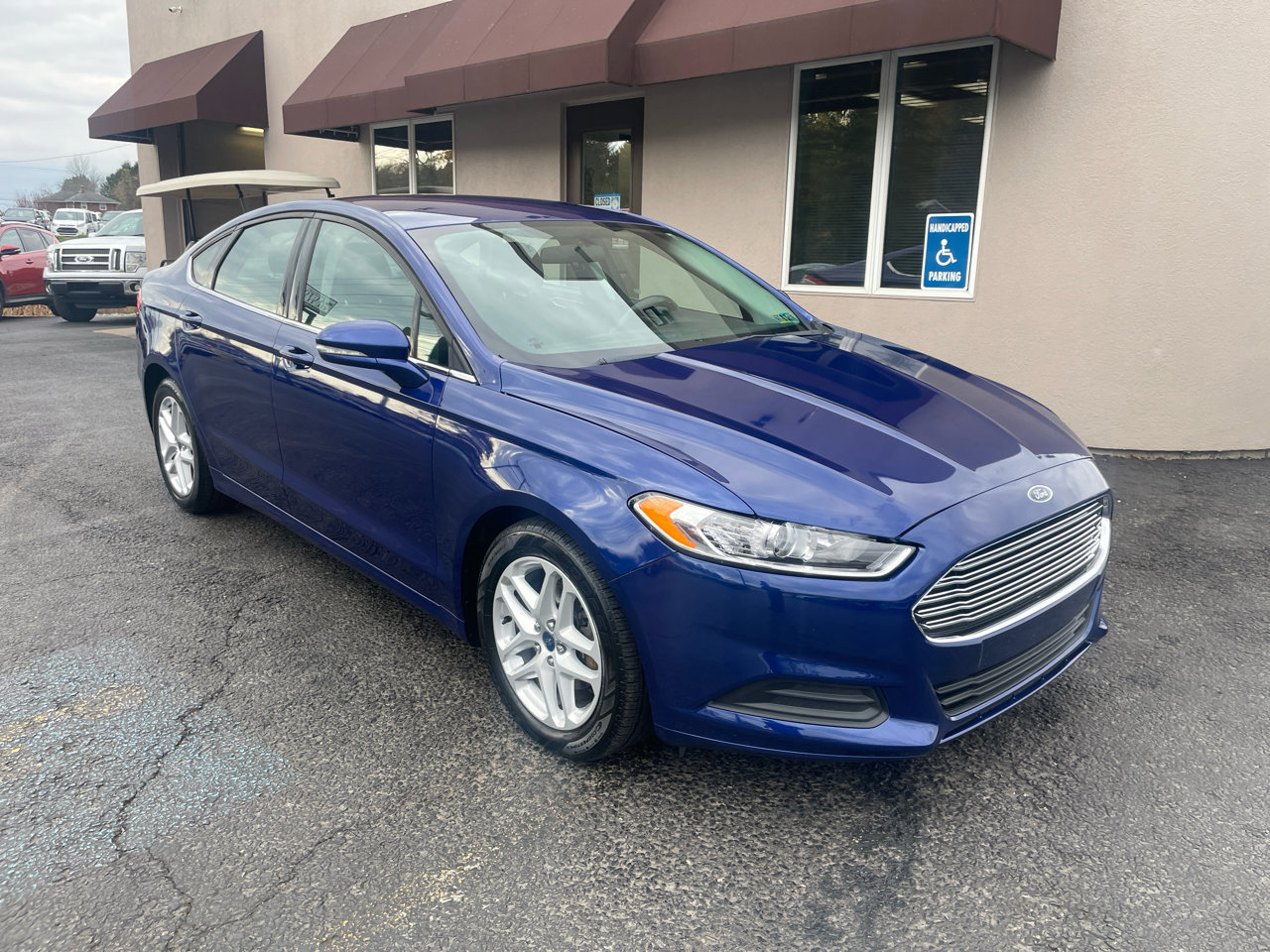 Used 2016 Ford Fusion SE image 3