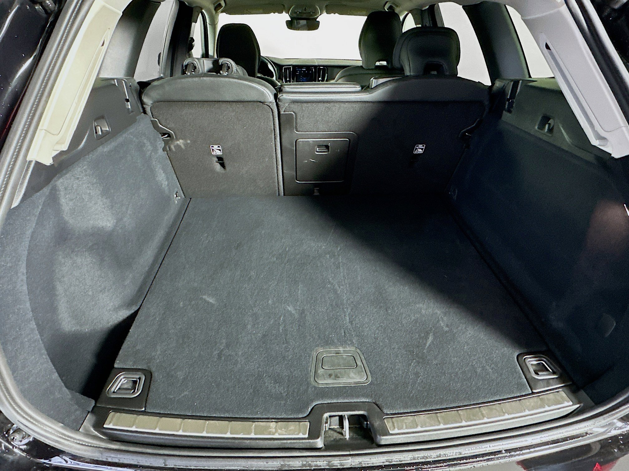 Used 2025 Volvo XC60 B5 Plus image 27