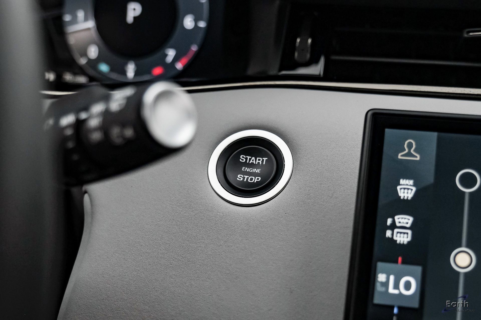 Used 2024 Land Rover Range Rover Evoque Dynamic SE image 69