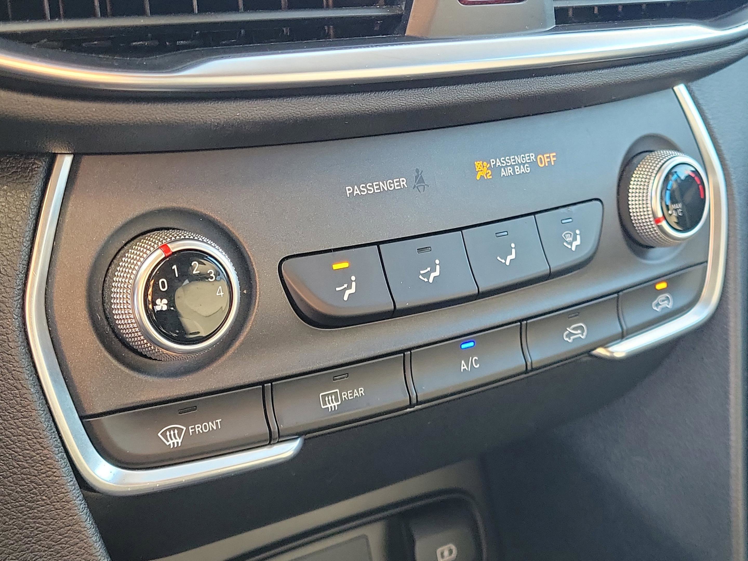 Used 2019 Hyundai Santa Fe SE image 27