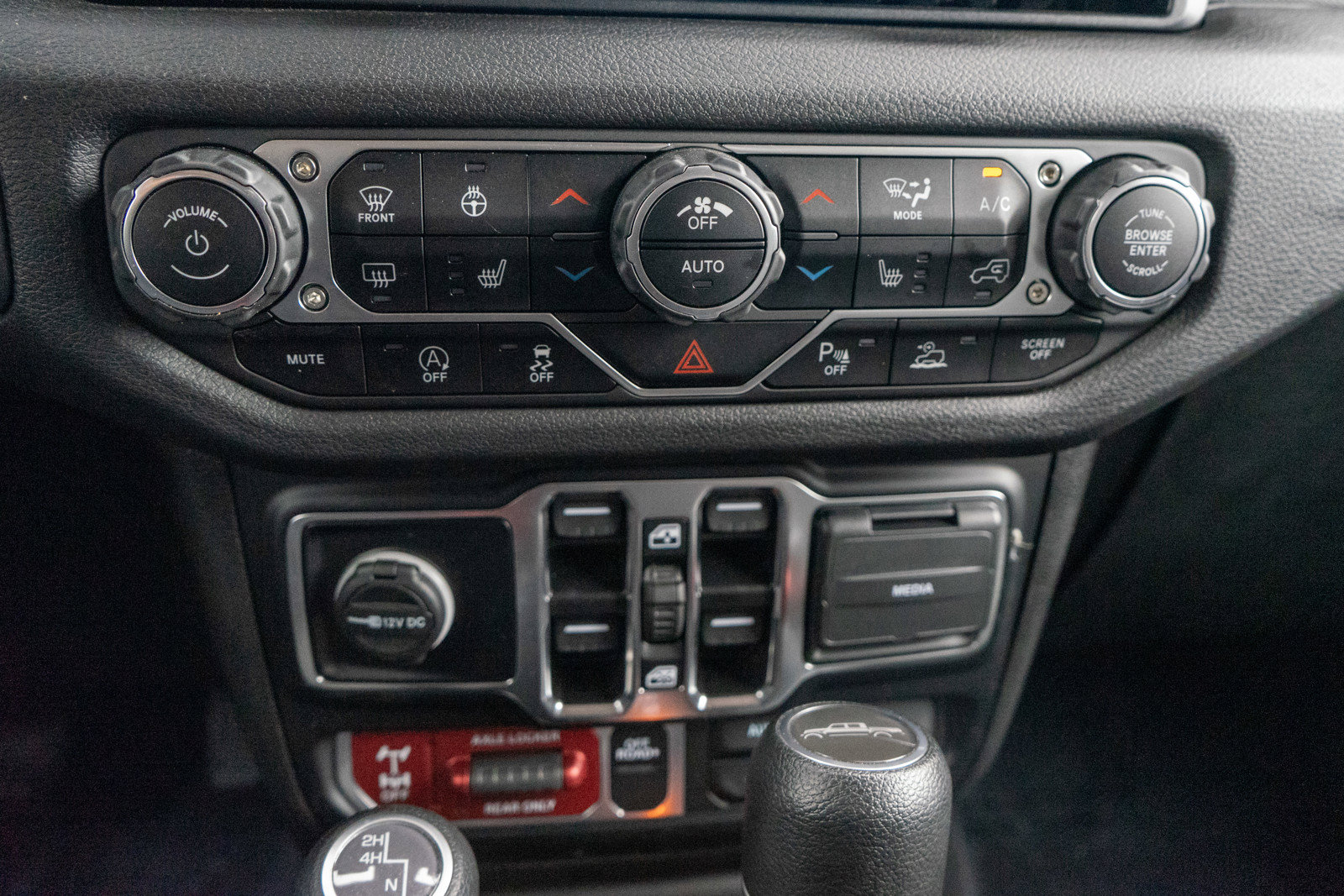 Used 2024 Jeep Gladiator Sport AWD/4WD image 19