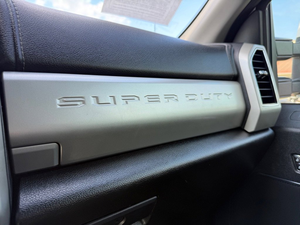 Used 2020 Ford F250 Lariat w/ Lariat Value Package image 32