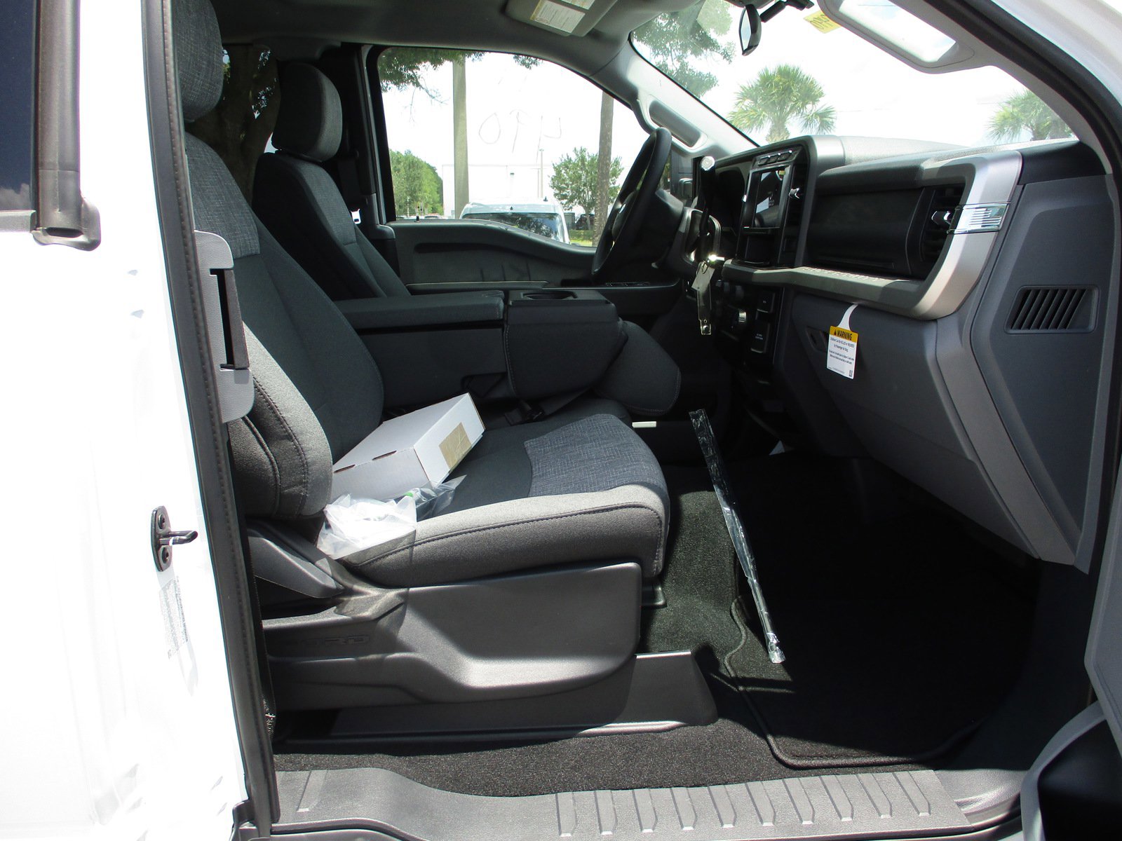 New 2023 Ford F550 2WD SuperCab Super Duty image 10