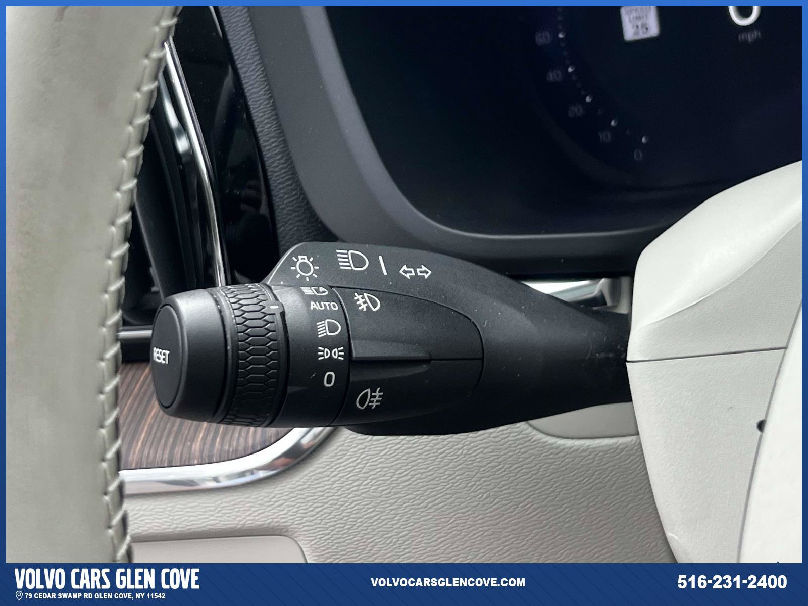 Used 2022 Volvo XC60 B5 Momentum w/ Climate Package AWD/4WD image 23